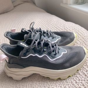 sorel black sneakers size 8